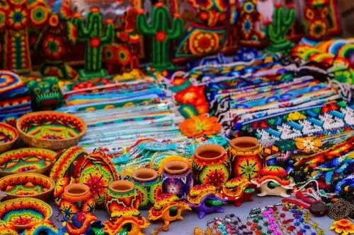 La importancia de la artesanía tradicional en la era moderna.